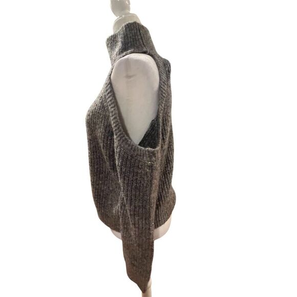 NWOT ASTR the Label womens Tori mock cold shoulder sweater medium gray‎ - Picture 4 of 11